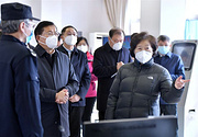 Vice premier stresses role of medics sent to Hubei in anti-virus battle